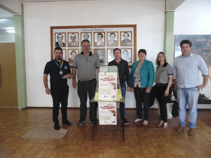  ADMINISTRAÇÃO MUNICIPAL VALORIZA O COMÉRCIO LOCAL